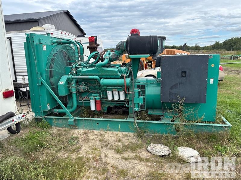 Onan 600DFGB 600 kW Skid-Mounted Generator Set Diesel Generatoren