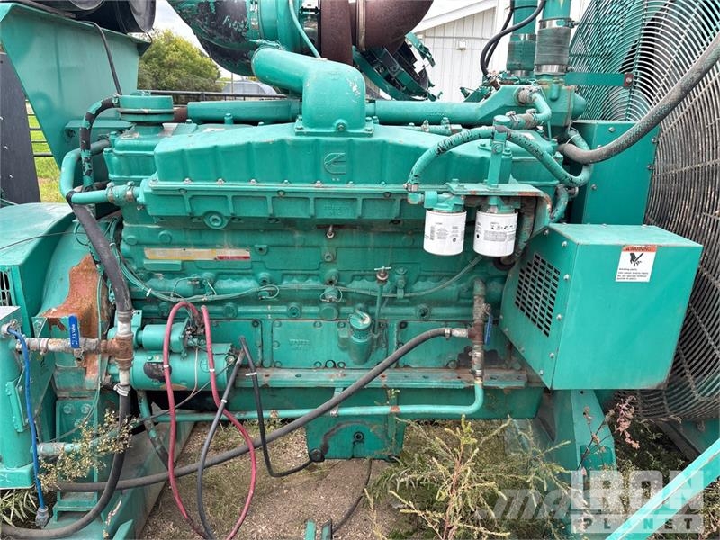 Onan 600DFGB 600 kW Skid-Mounted Generator Set Diesel Generatoren