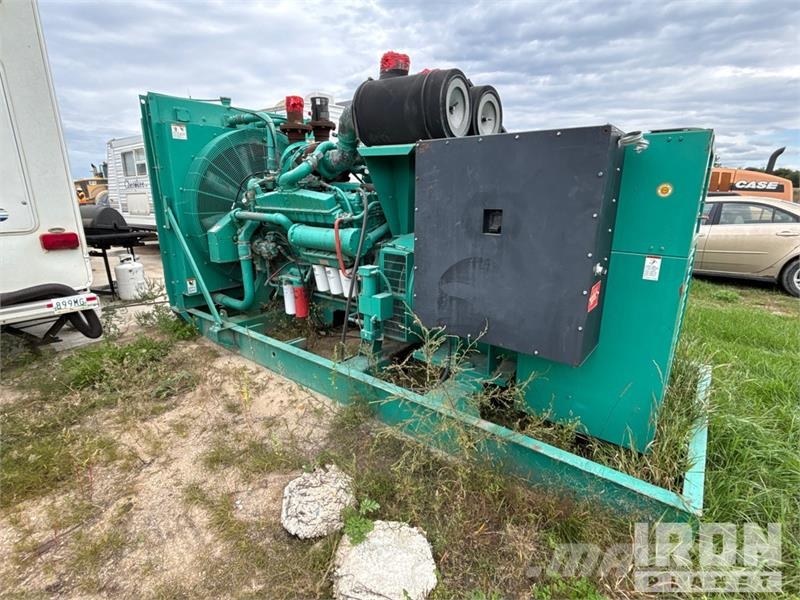 Onan 600DFGB 600 kW Skid-Mounted Generator Set Diesel Generatoren