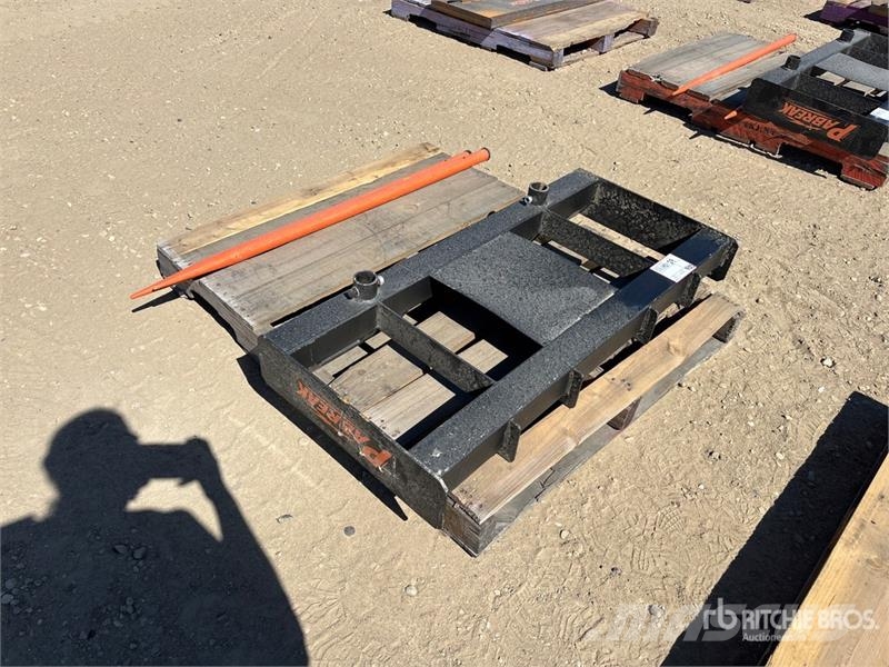 PABREAK GCC56 45 in Skid Steer Bale Spear (Unused) Drugi deli