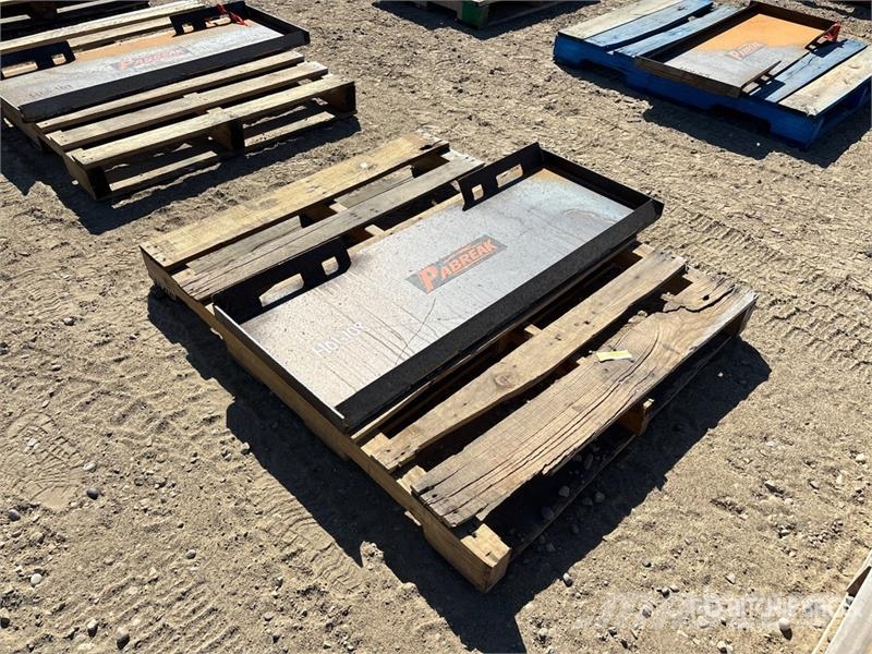  PABREAK UAP28 45 in Skid Steer Attachment Mounting Ďalšie komponenty