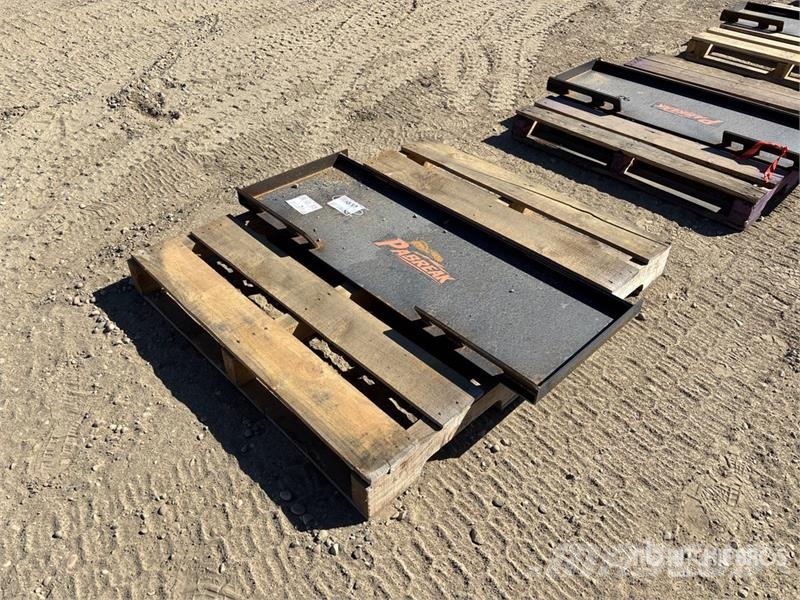 PABREAK UAP28 45 in Skid Steer Attachment Mounting Drugi deli