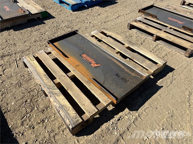 PABREAK UAP28 45 in Skid Steer Attachment Mounting Ďalšie komponenty