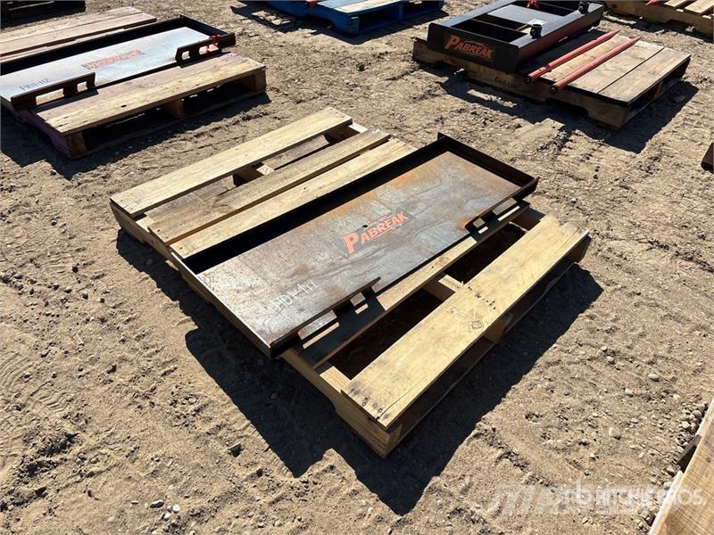  PABREAK UAP28 45 in Skid Steer Attachment Mounting Ďalšie komponenty