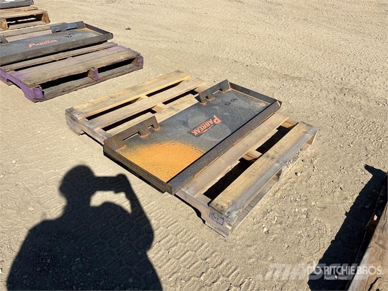 PABREAK UAP28 45 in Skid Steer Attachment Mounting Drugi deli