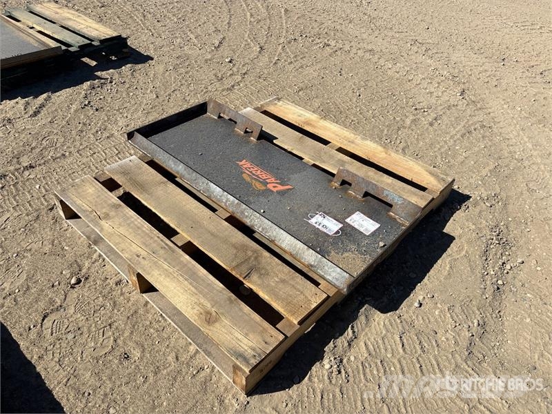 PABREAK UAP28 45 in Skid Steer Attachment Mounting Drugi deli