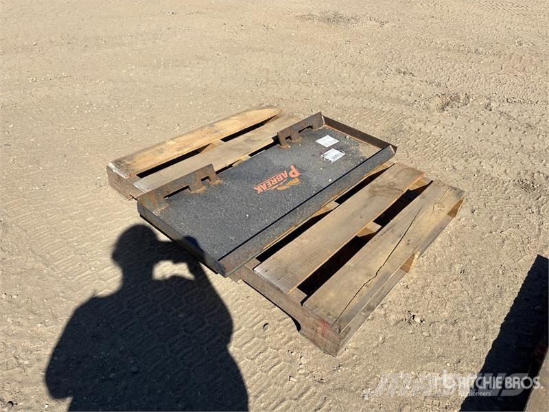 PABREAK UAP28 45 in Skid Steer Attachment Mounting Drugi deli