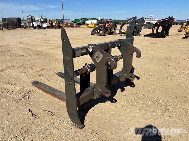 PALADIN Komatsu WA200-7 60 in Wheel Loader Forks Fourche