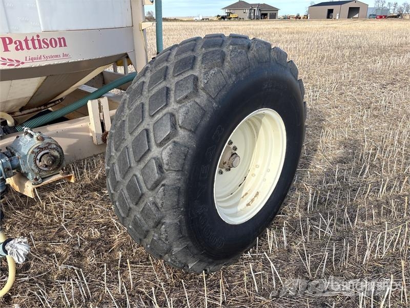 Pattison CB 1600 1600 gal Tow-Behind Liquid Fertil Mineral spreaders