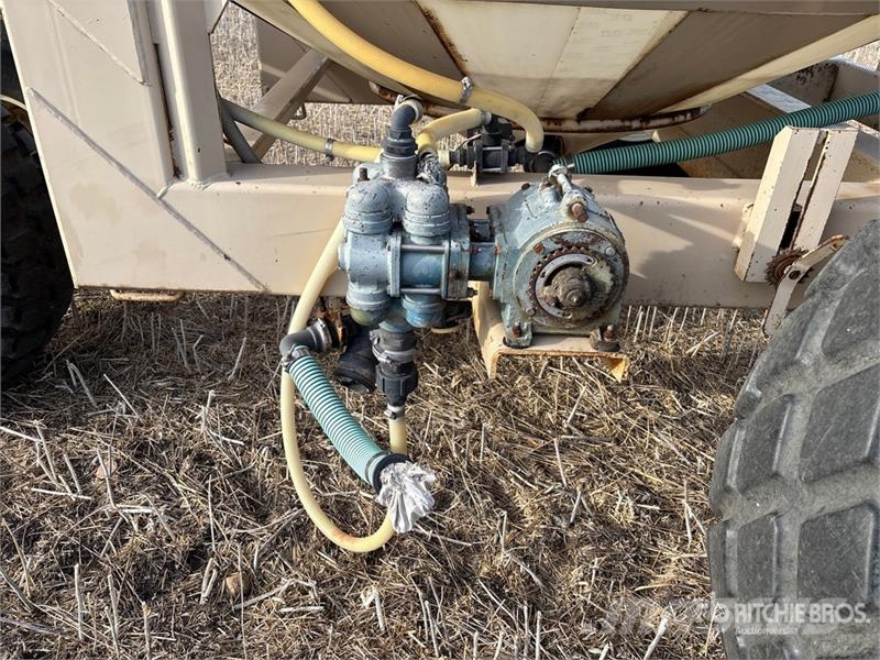 Pattison CB 1600 1600 gal Tow-Behind Liquid Fertil Mineral spreaders