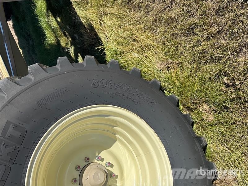 Pattison PLS5210 5200 gal Tow-Behind Fertilizer Ca Mineral spreaders