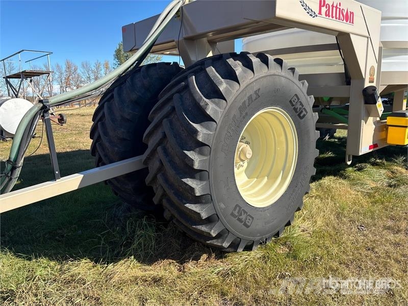 Pattison PLS5210 5200 gal Tow-Behind Fertilizer Ca Mineral spreaders