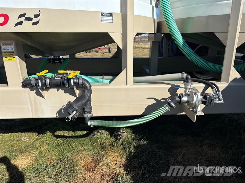 Pattison PLS5210 5200 gal Tow-Behind Fertilizer Ca Mineral spreaders