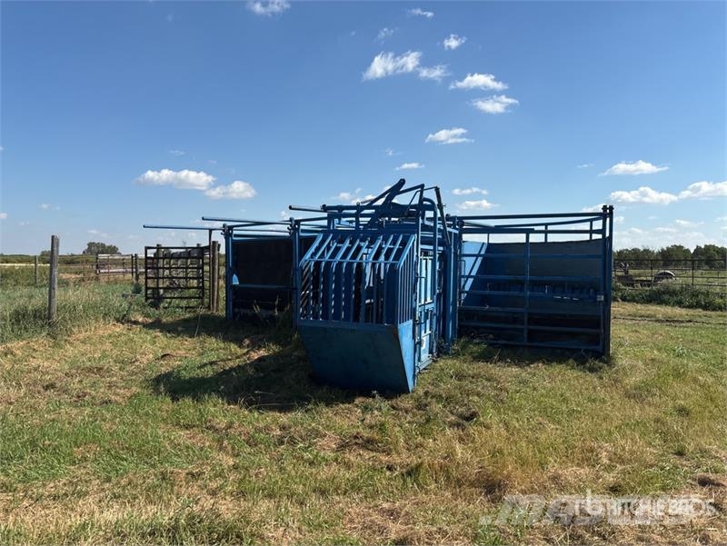  Paysen Squeeze Chute ماكينات زراعية - غير ذلك