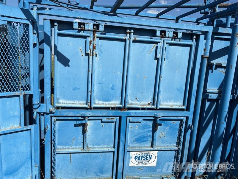  Paysen Squeeze Chute ماكينات زراعية - غير ذلك