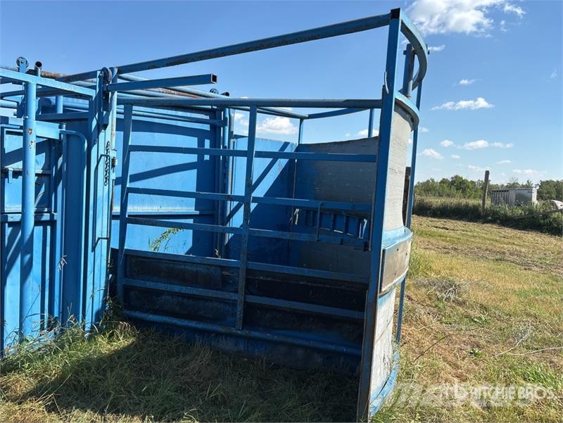  Paysen Squeeze Chute ماكينات زراعية - غير ذلك