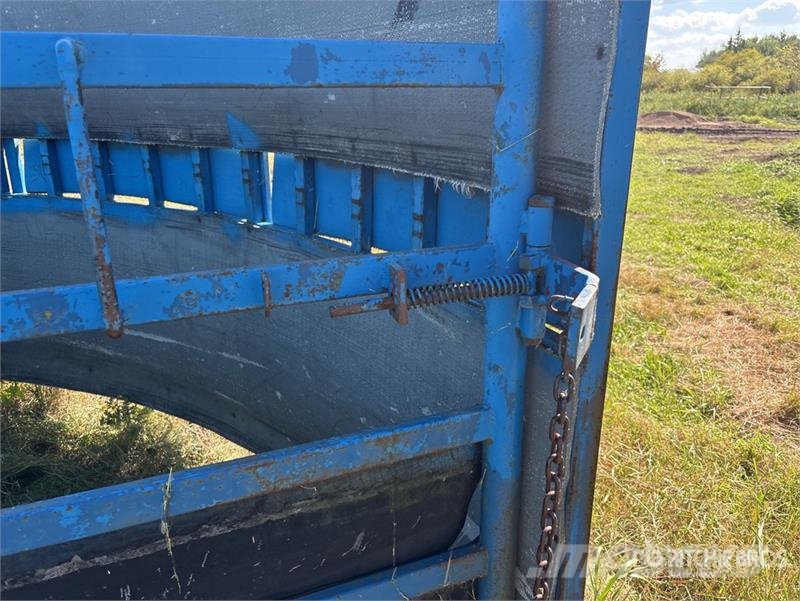  Paysen Squeeze Chute ماكينات زراعية - غير ذلك