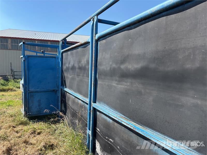  Paysen Squeeze Chute ماكينات زراعية - غير ذلك