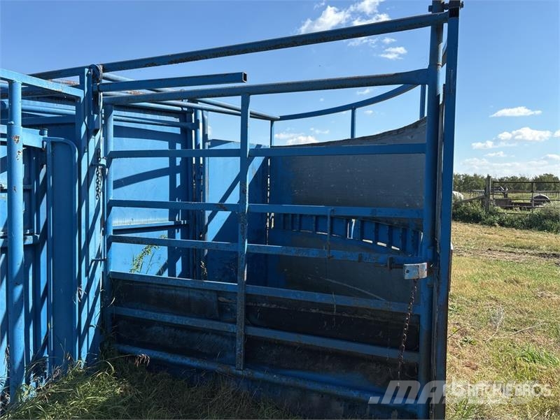  Paysen Squeeze Chute ماكينات زراعية - غير ذلك
