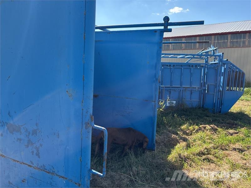  Paysen Squeeze Chute ماكينات زراعية - غير ذلك