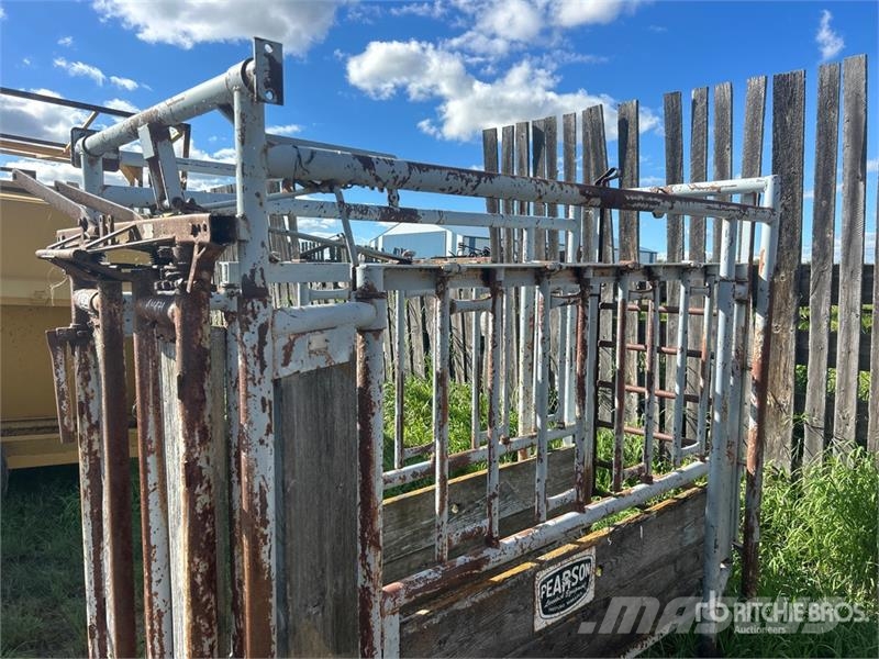 Pearson Livestock Equipment Squeeze Chute Landbrug - Andet