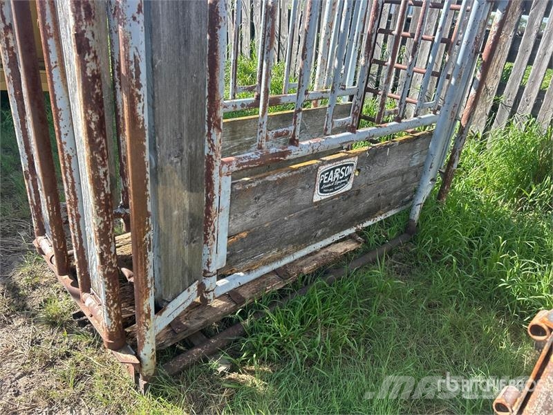 Pearson Livestock Equipment Squeeze Chute Landbrug - Andet
