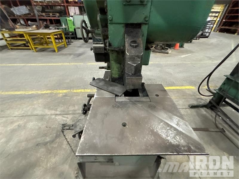 Peddinghaus Model 210 Super 13 Electric Steel Punching Shear Otros