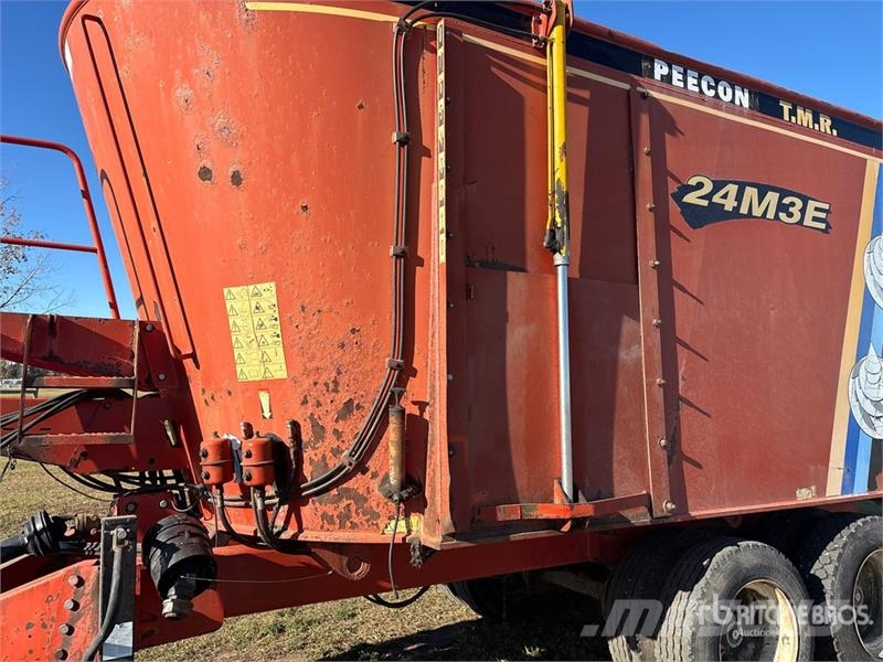 Peecon TMR 24M3E Feed Wagon Mixer feeders