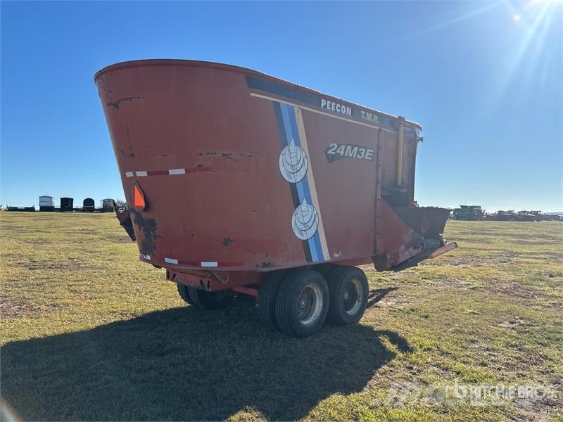 Peecon TMR 24M3E Feed Wagon Mixer feeders