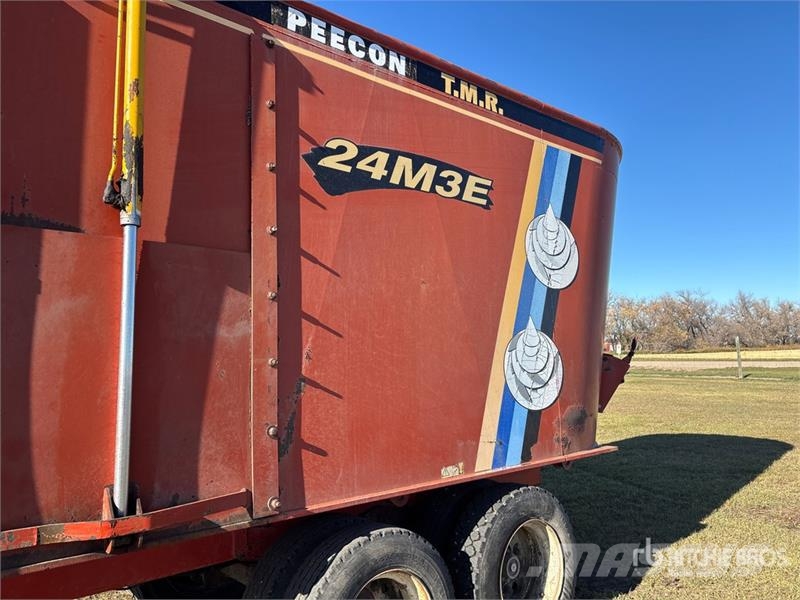 Peecon TMR 24M3E Feed Wagon Mixer feeders