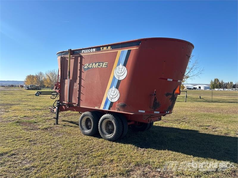 Peecon TMR 24M3E Feed Wagon Mixer feeders