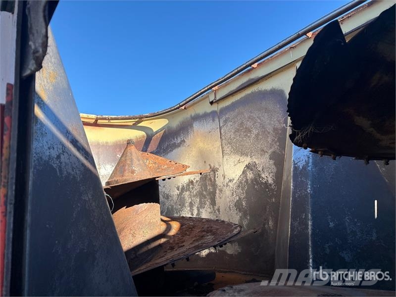 Peecon TMR 24M3E Feed Wagon Mixer feeders