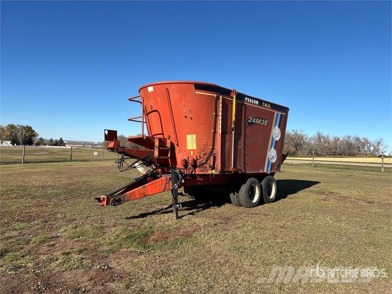 Peecon TMR 24M3E Feed Wagon Mixer feeders