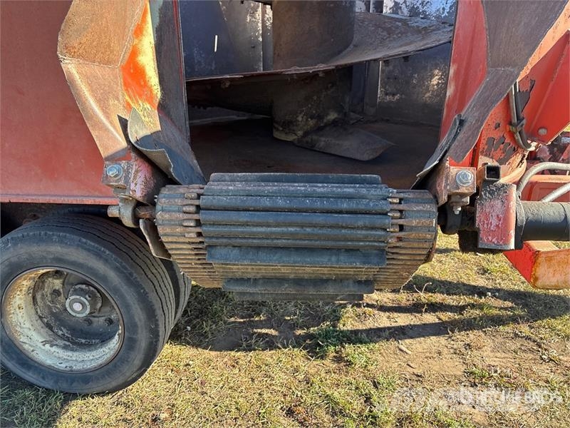 Peecon TMR 24M3E Feed Wagon Mixer feeders