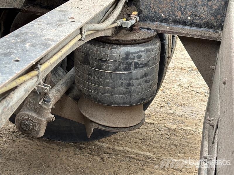 Peerless 32 ft Super B-Train Lead Hayrack Log Trailer مقطورات أشجار