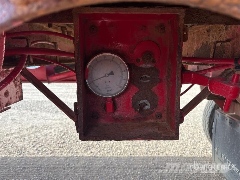 Peerless 48 ft Tri/A Flatbed Oilfield Trailer Macchine utensili