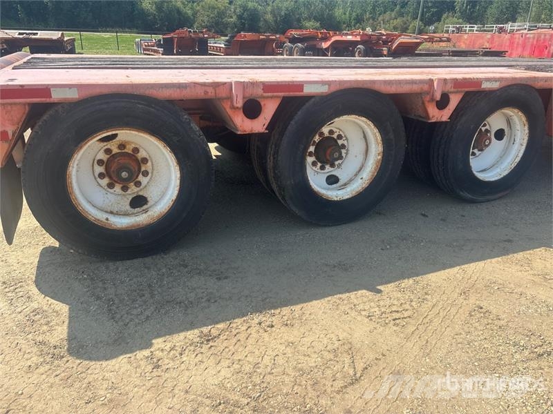 Peerless 52 ft Tri/A Folding Neck Trailer Tieflader