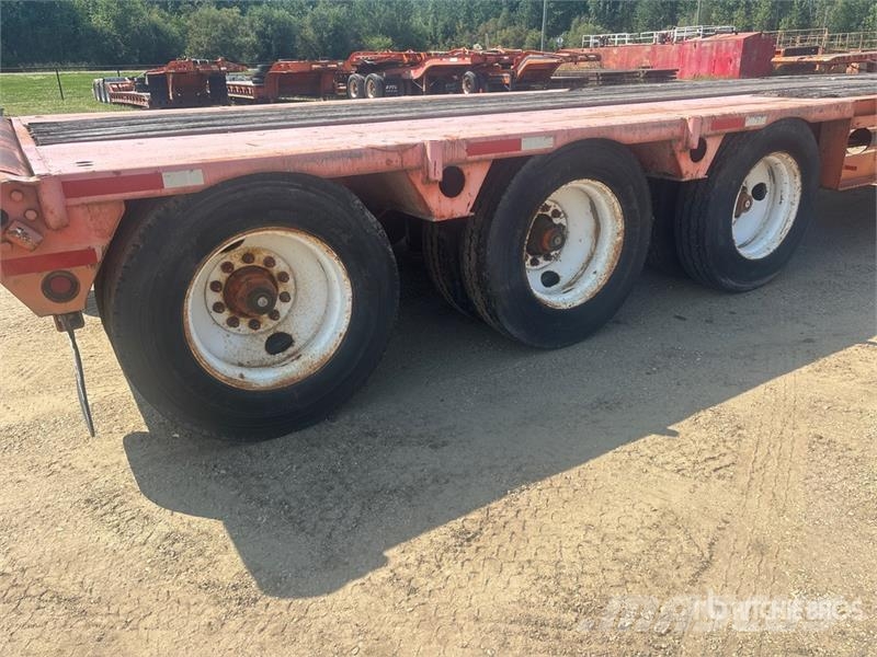Peerless 52 ft Tri/A Folding Neck Trailer Tieflader