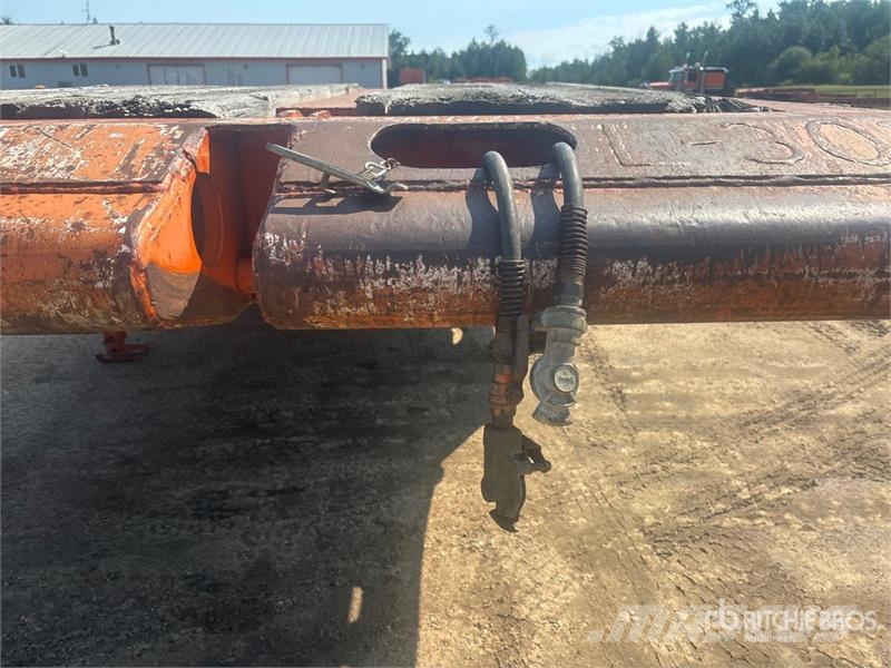 Peerless 52 ft Tri/A Folding Neck Trailer Tieflader