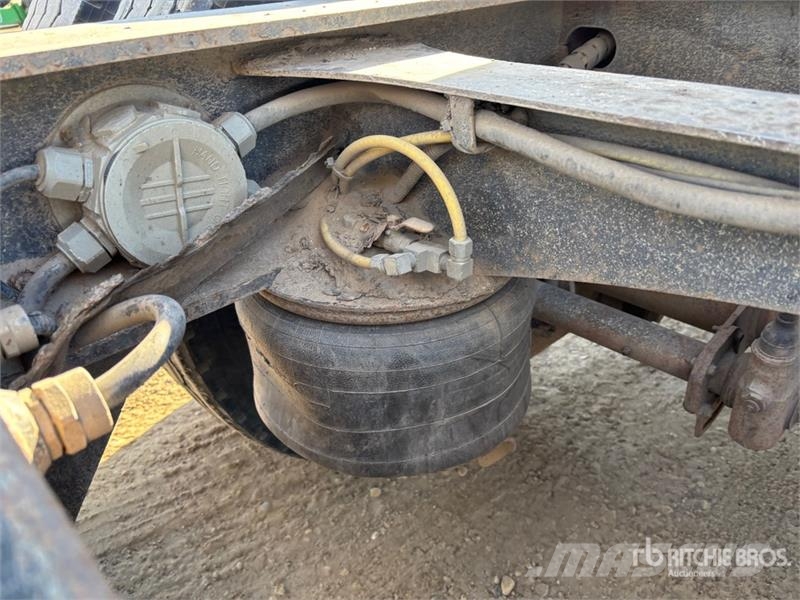 Peerless King B 33 ft Super B-Train Lead Hayrack Log Traile Maderas