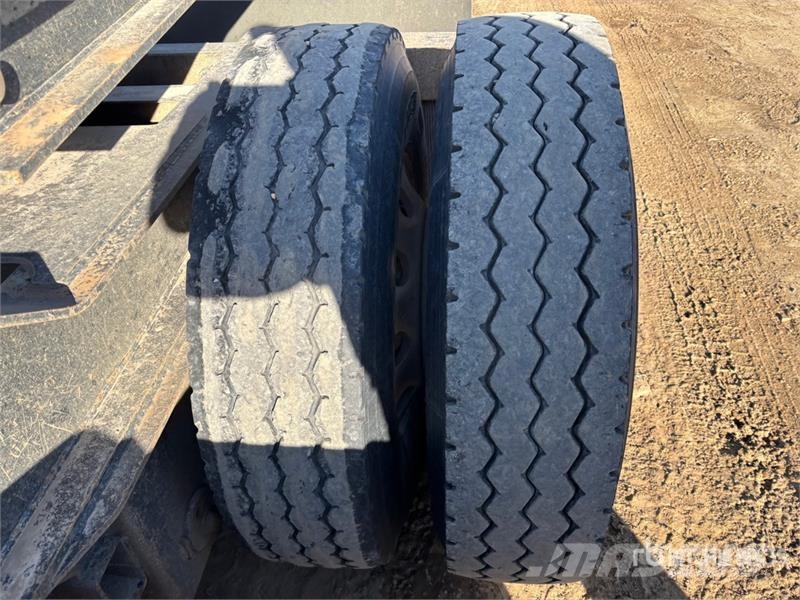 Peerless King B 33 ft Super B-Train Lead Hayrack Log Traile Maderas