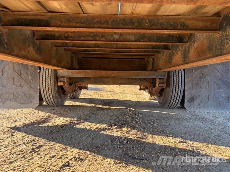Penner 52 ft T/A Flatbed Trailer Madelhaagised