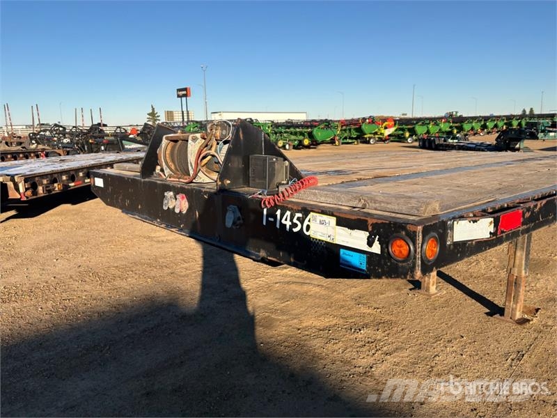 Penner 52 ft T/A Flatbed Trailer Madelhaagised