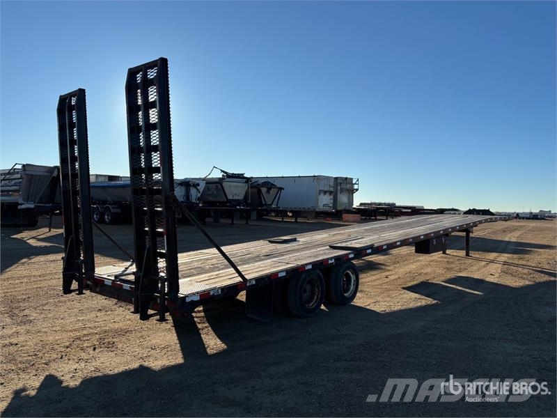 Penner 52 ft T/A Flatbed Trailer Madelhaagised