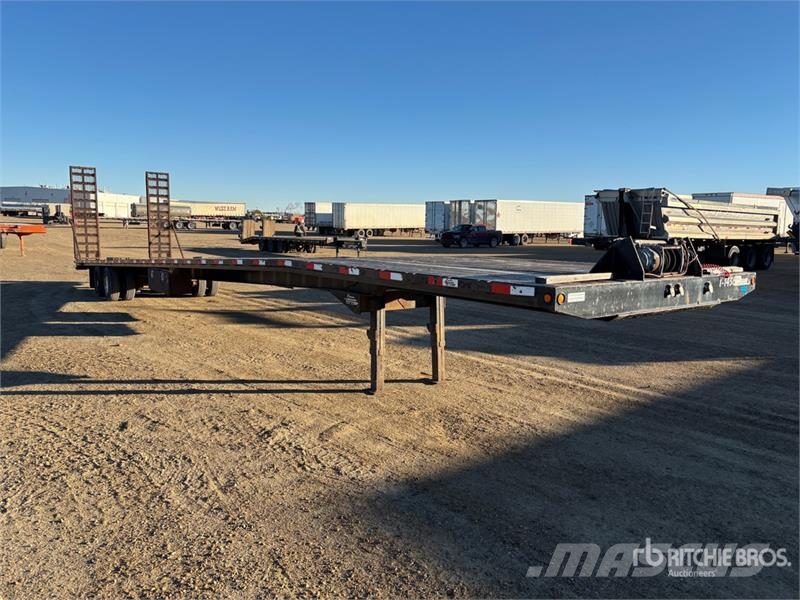 Penner 52 ft T/A Flatbed Trailer Madelhaagised
