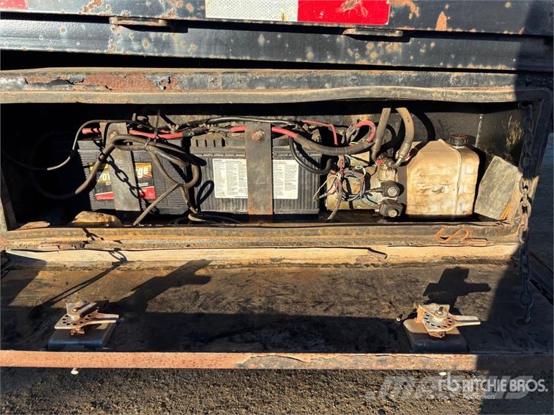 Penner 52 ft T/A Flatbed Trailer Madelhaagised