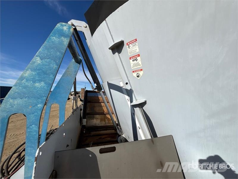 Penta 4020SD Vertical Feed Mixer Mikser hranilice