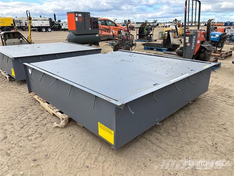 Penta Lift 88 in x 88 in Hydraulic Loading Dock (Unused) Drugi deli