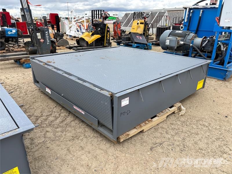 Penta Lift 88 in x 88 in Hydraulic Loading Dock (Unused) Drugi deli