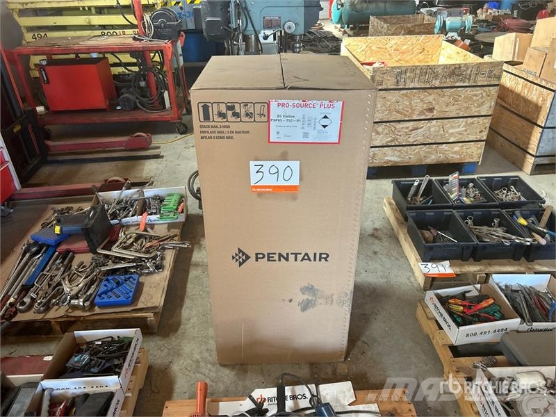  PENTAIR 85 gal Water Tank Drivstoff og additiv tanker
